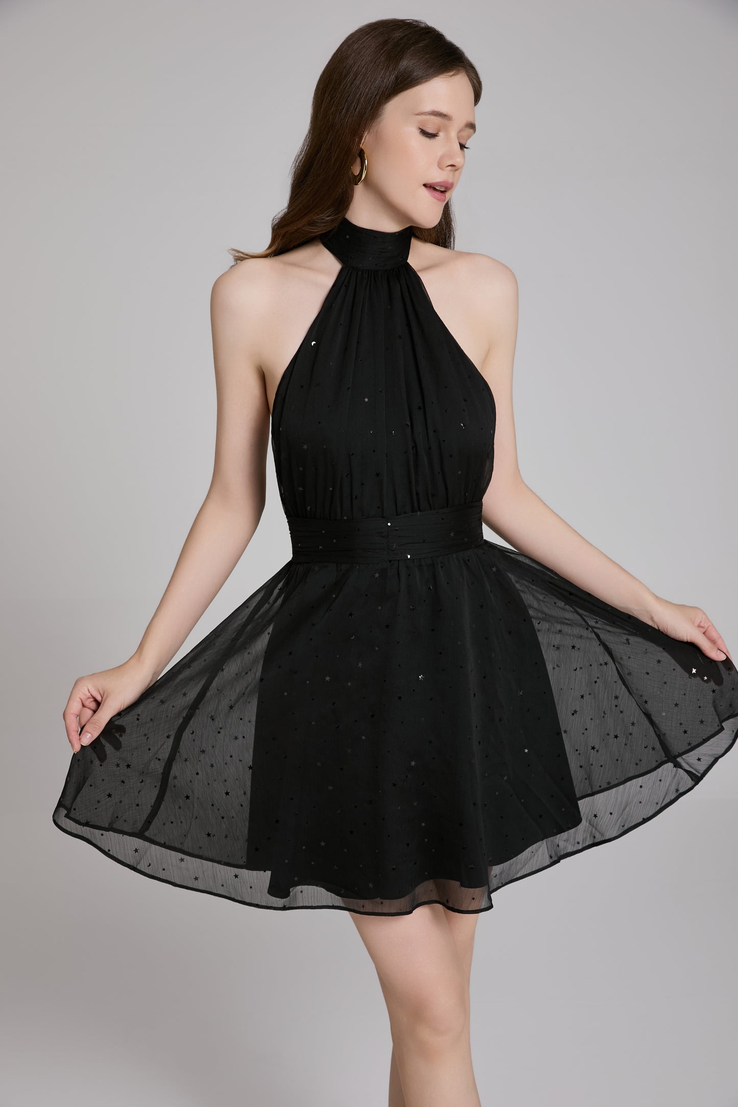 black dress short sleevless