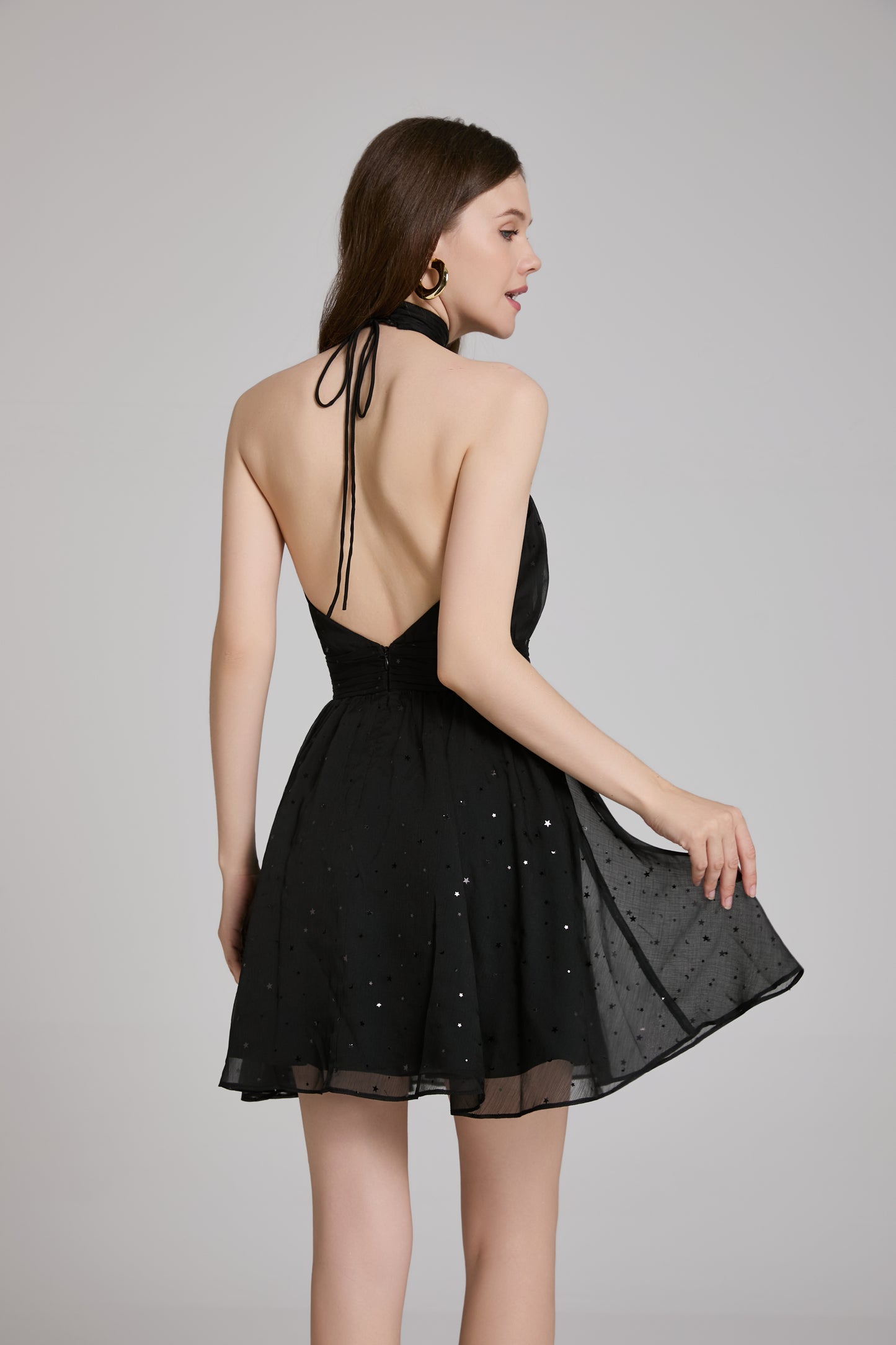 black dress short sleevless